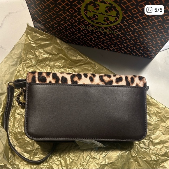 Tory Burch Leopard Print Crossbody Wristlet Bag - Picture 4 of 4